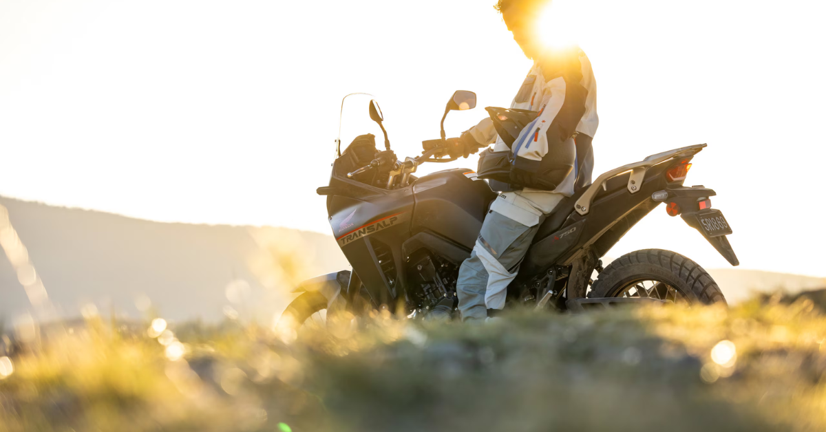 Honda XL750 Transalp सस्पेंशन और ब्रेकिंग